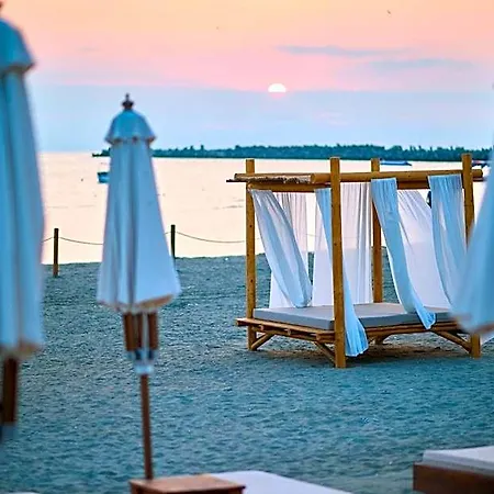 ホテル Malibu 4*